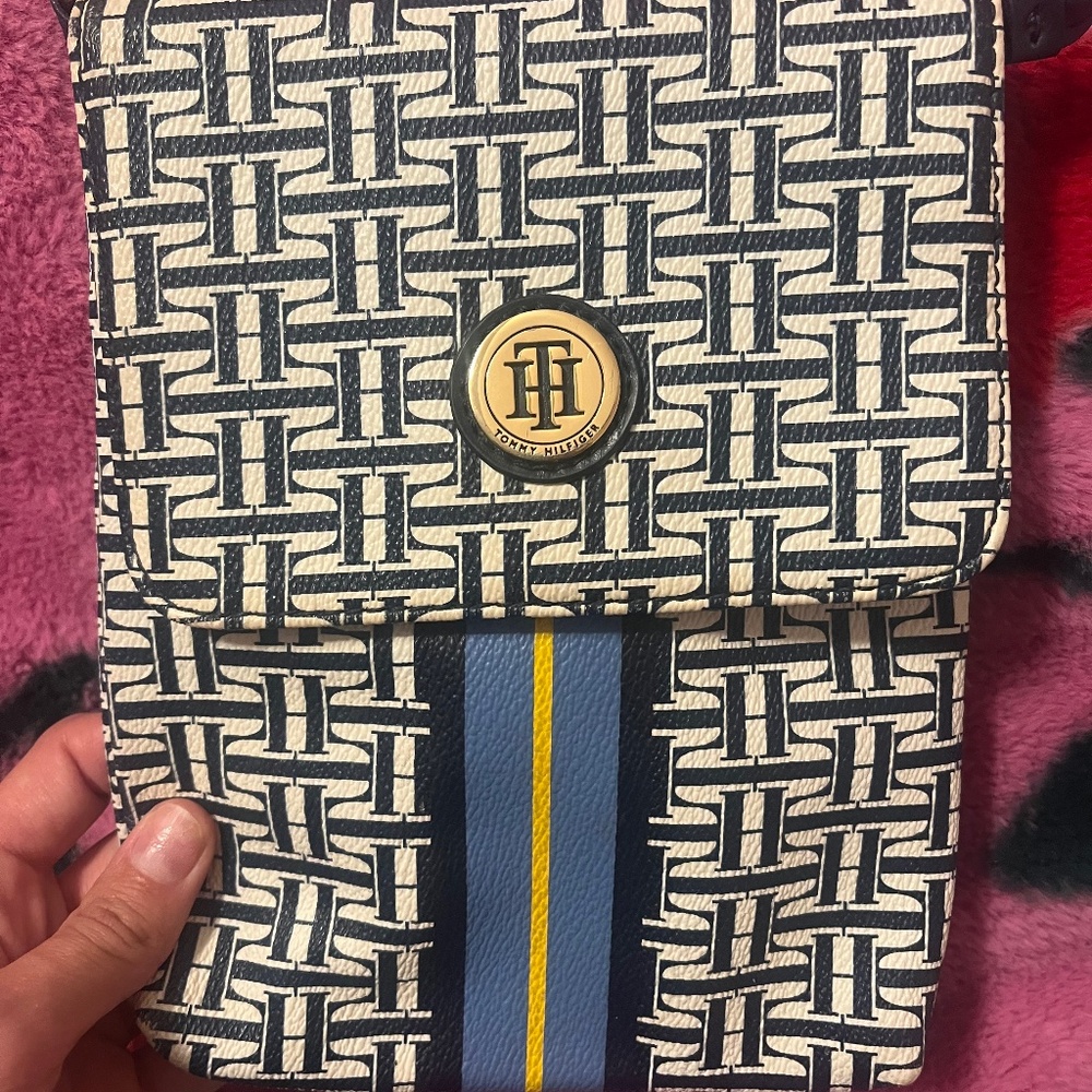 Tommy Hilfiger crossbody bag